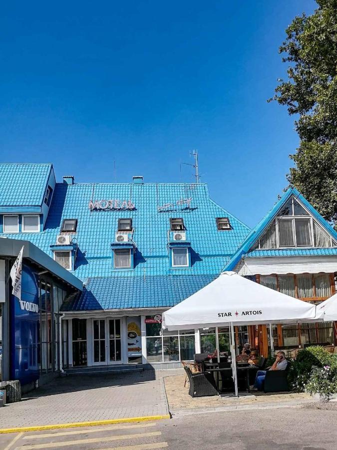 Gostiniy Dvor Non-Stop Hotel Kherson Exterior photo