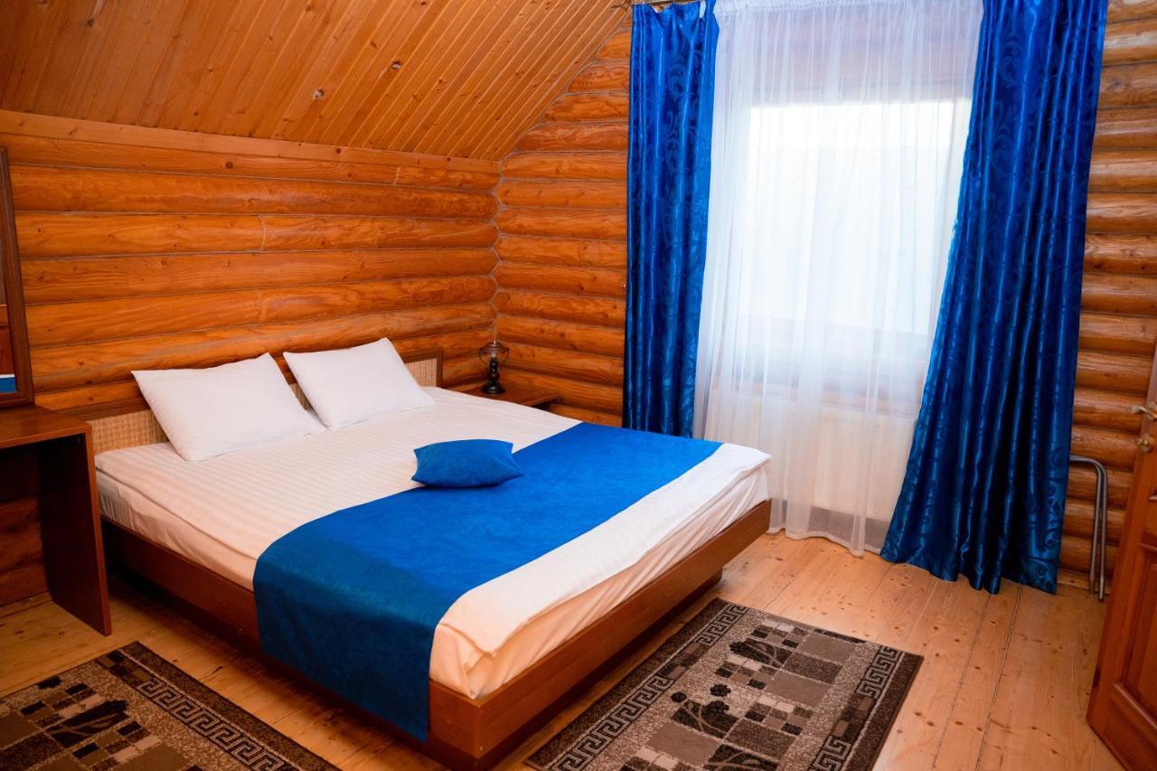Gostiniy Dvor Non-Stop Hotel Kherson Exterior photo