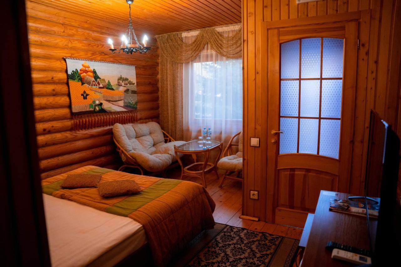 Gostiniy Dvor Non-Stop Hotel Kherson Exterior photo