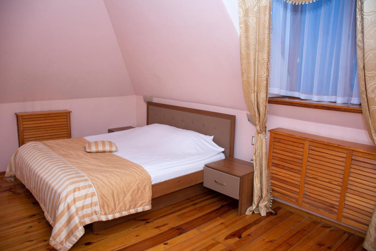Gostiniy Dvor Non-Stop Hotel Kherson Exterior photo